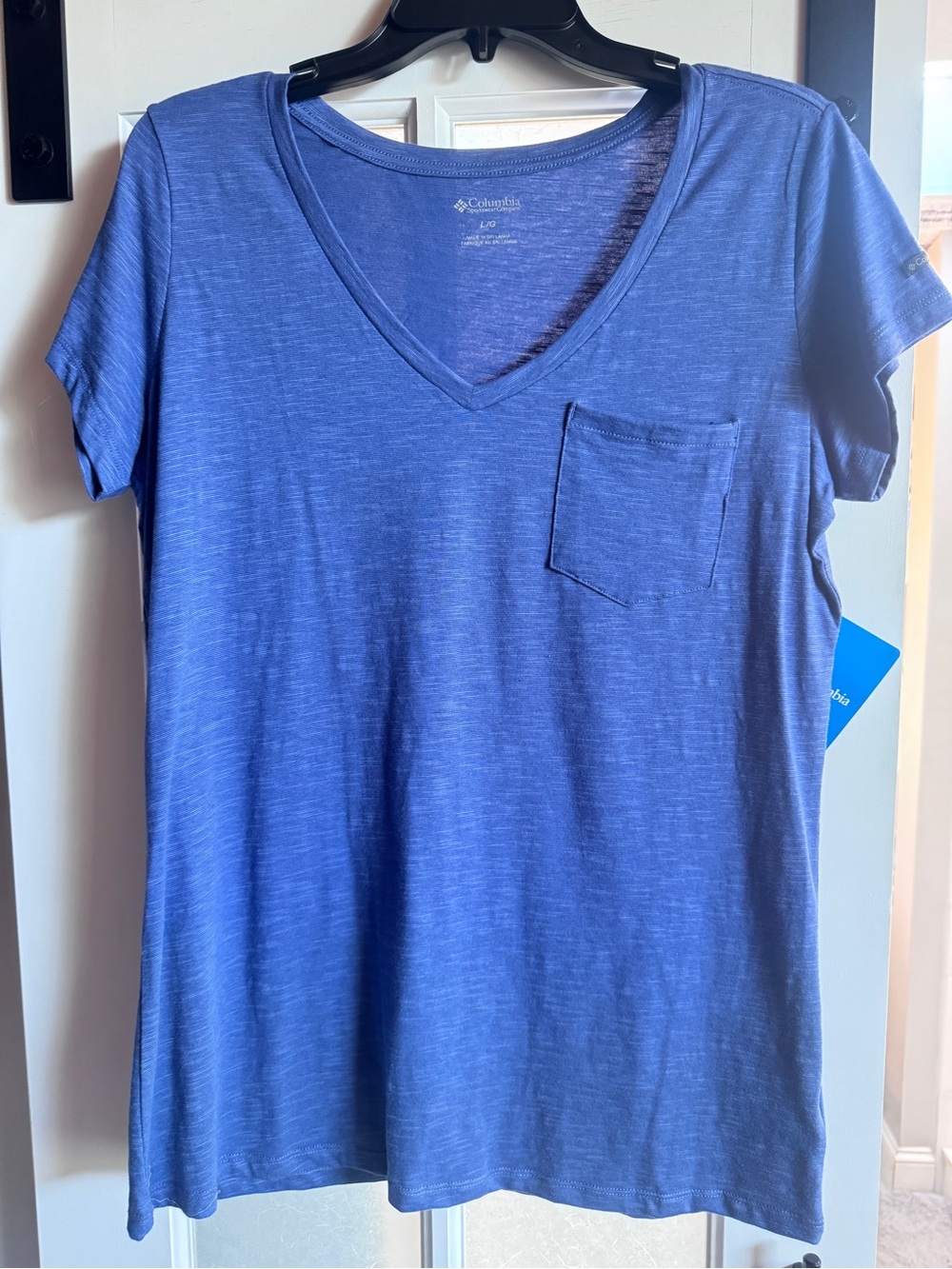 Columbia Women’s Short-Sleeve V-Neck Pocket Tee — Royal Blue